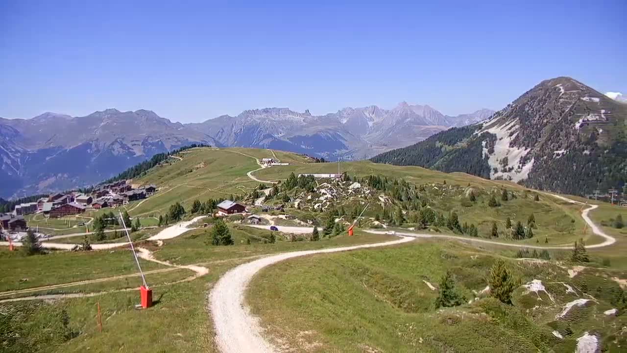 La Plagne Villages from  Bergerie 2184 m View Live Cam -  Bourg-Saint-Maurice, Savoie, Auvergne-Rhône-Alpes, France