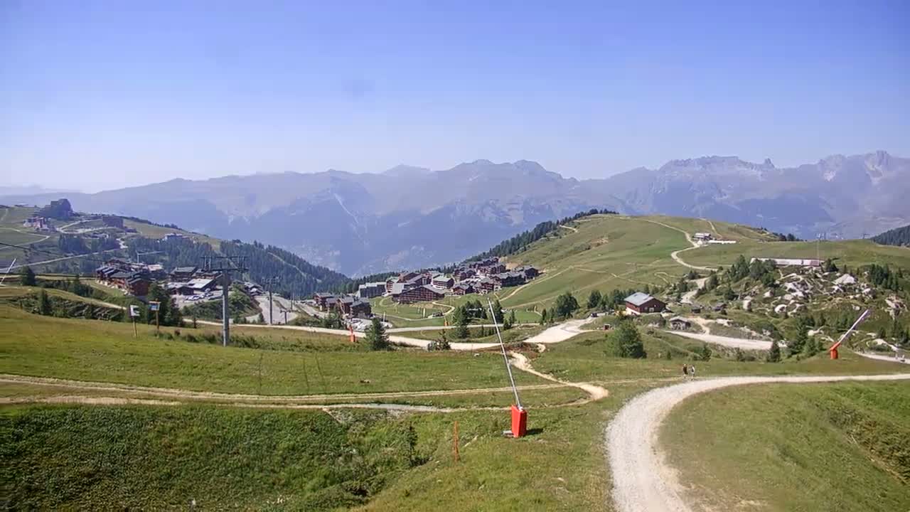 La Plagne Villages from  Bergerie 2184 m View Live Cam -  Bourg-Saint-Maurice, Savoie, Auvergne-Rhône-Alpes, France