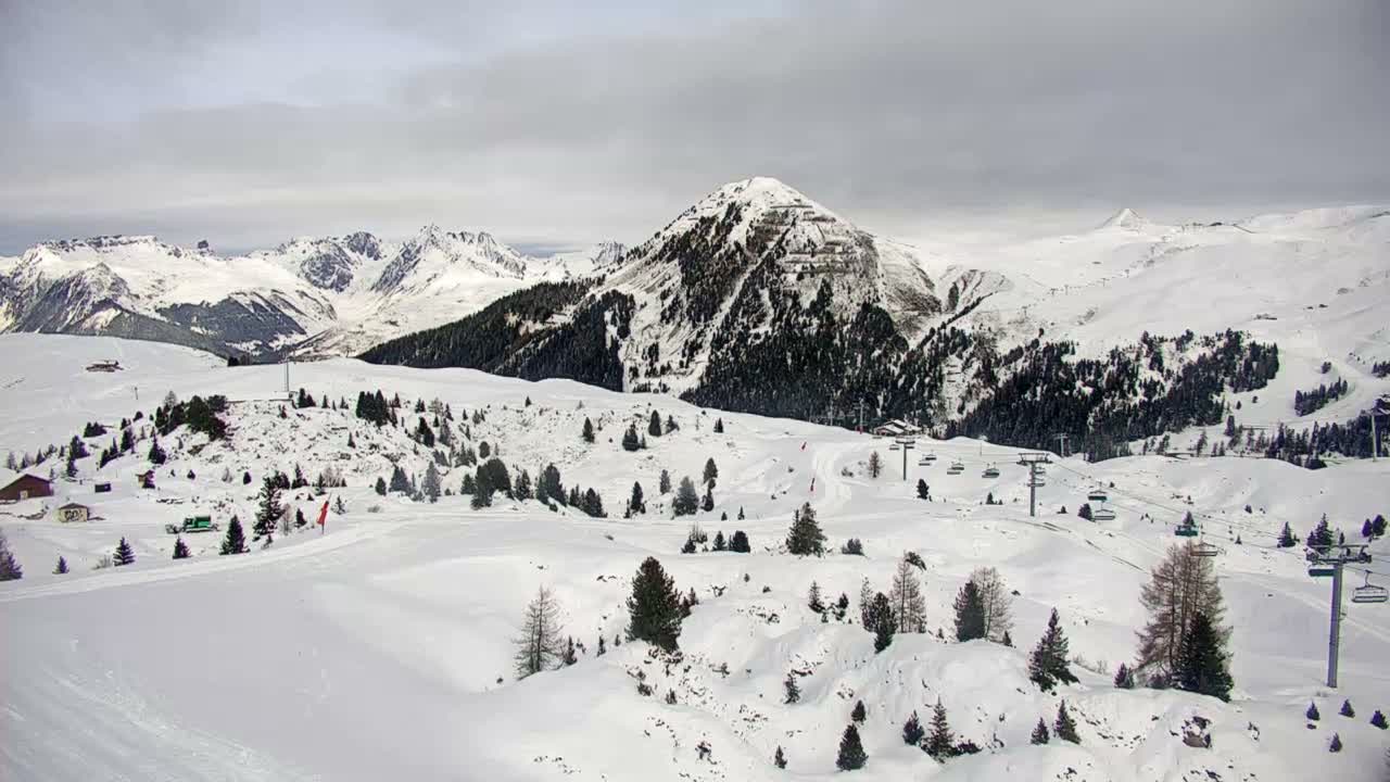 La Plagne Villages from  Bergerie 2184 m View Live Cam -  Bourg-Saint-Maurice, Savoie, Auvergne-Rhône-Alpes, France