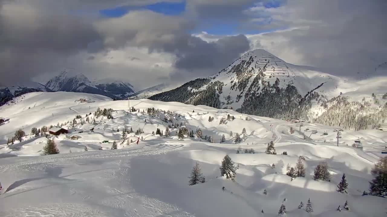 La Plagne Villages from  Bergerie 2184 m View Live Cam -  Bourg-Saint-Maurice, Savoie, Auvergne-Rhône-Alpes, France