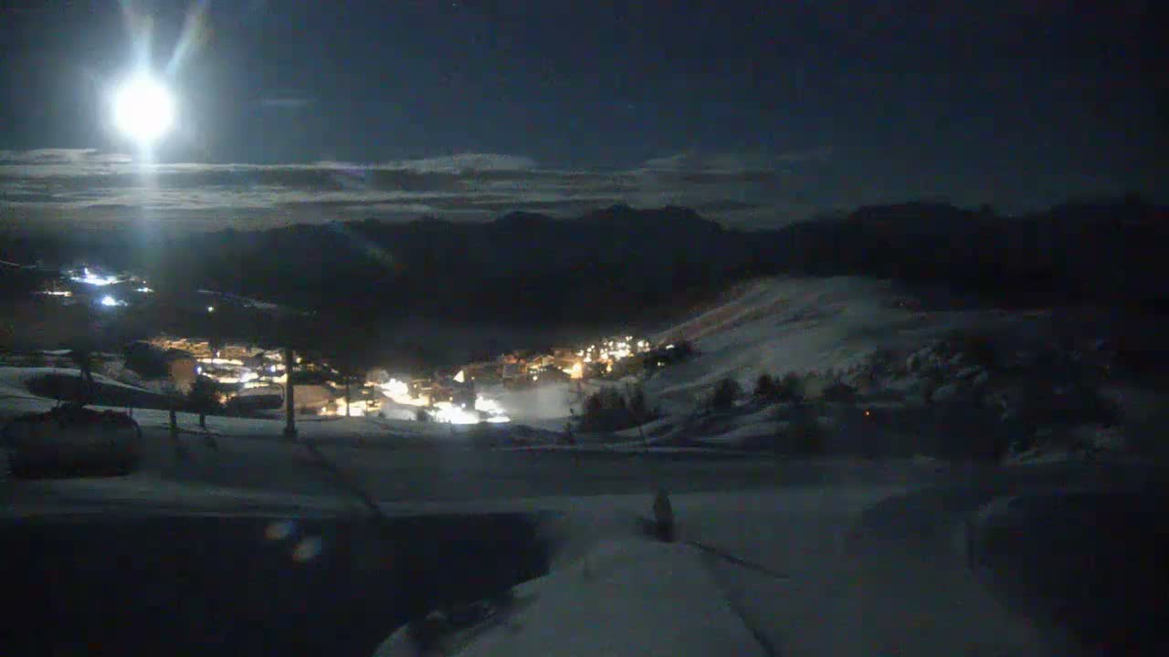 La Plagne Villages from  Bergerie 2184 m View Live Cam -  Bourg-Saint-Maurice, Savoie, Auvergne-Rhône-Alpes, France