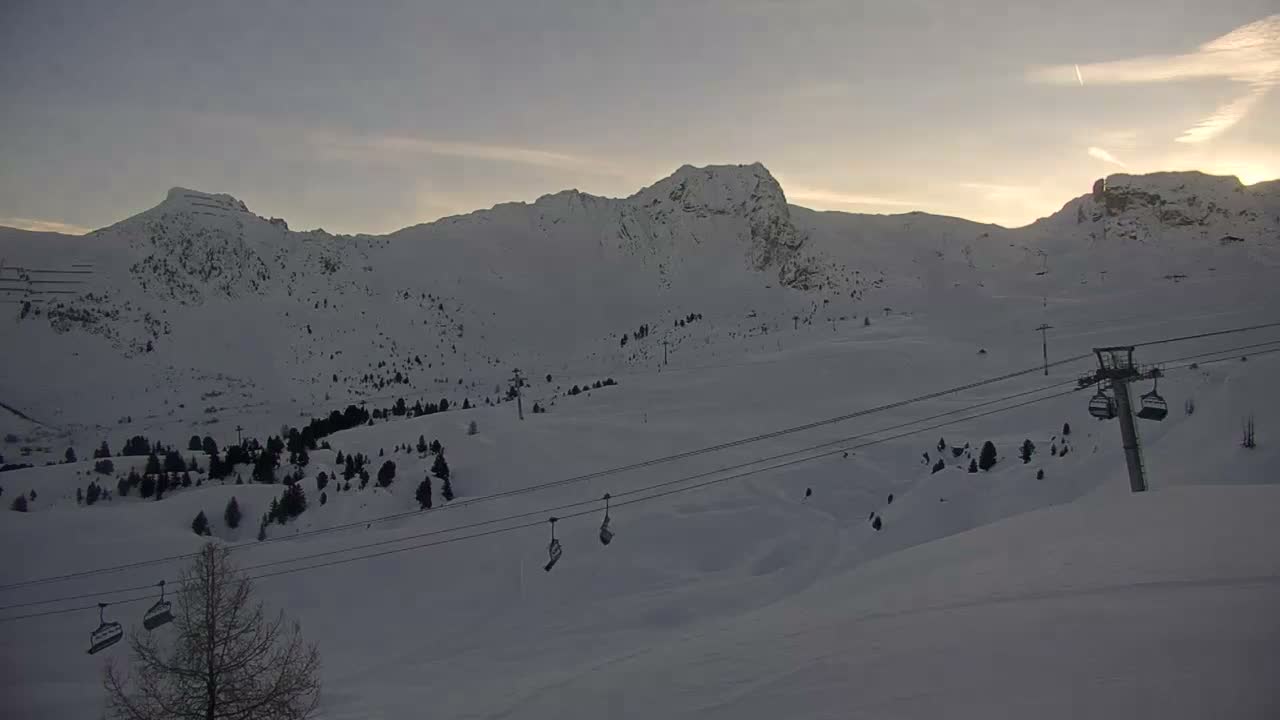 La Plagne Villages from  Bergerie 2184 m View Live Cam -  Bourg-Saint-Maurice, Savoie, Auvergne-Rhône-Alpes, France