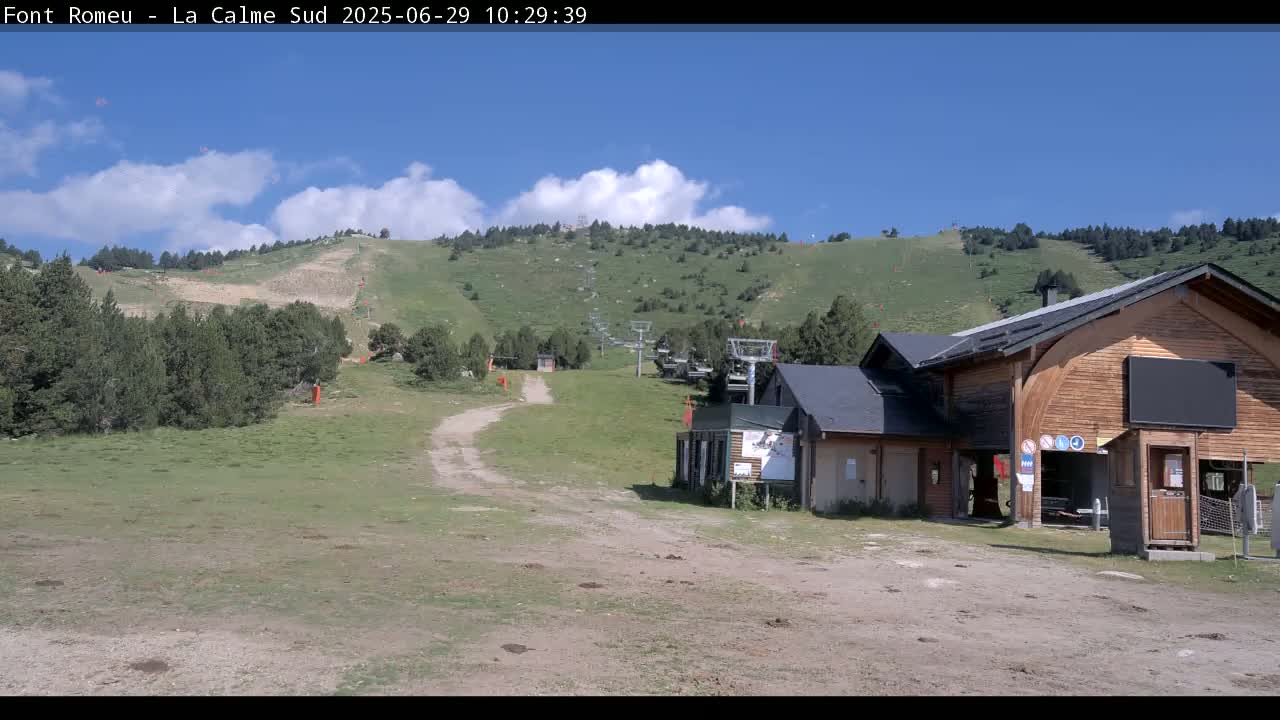 Font Romeu, Refuge de Calme Area North View Live Cam - Prades, Pyrenees-Orientales, Occitanie, France