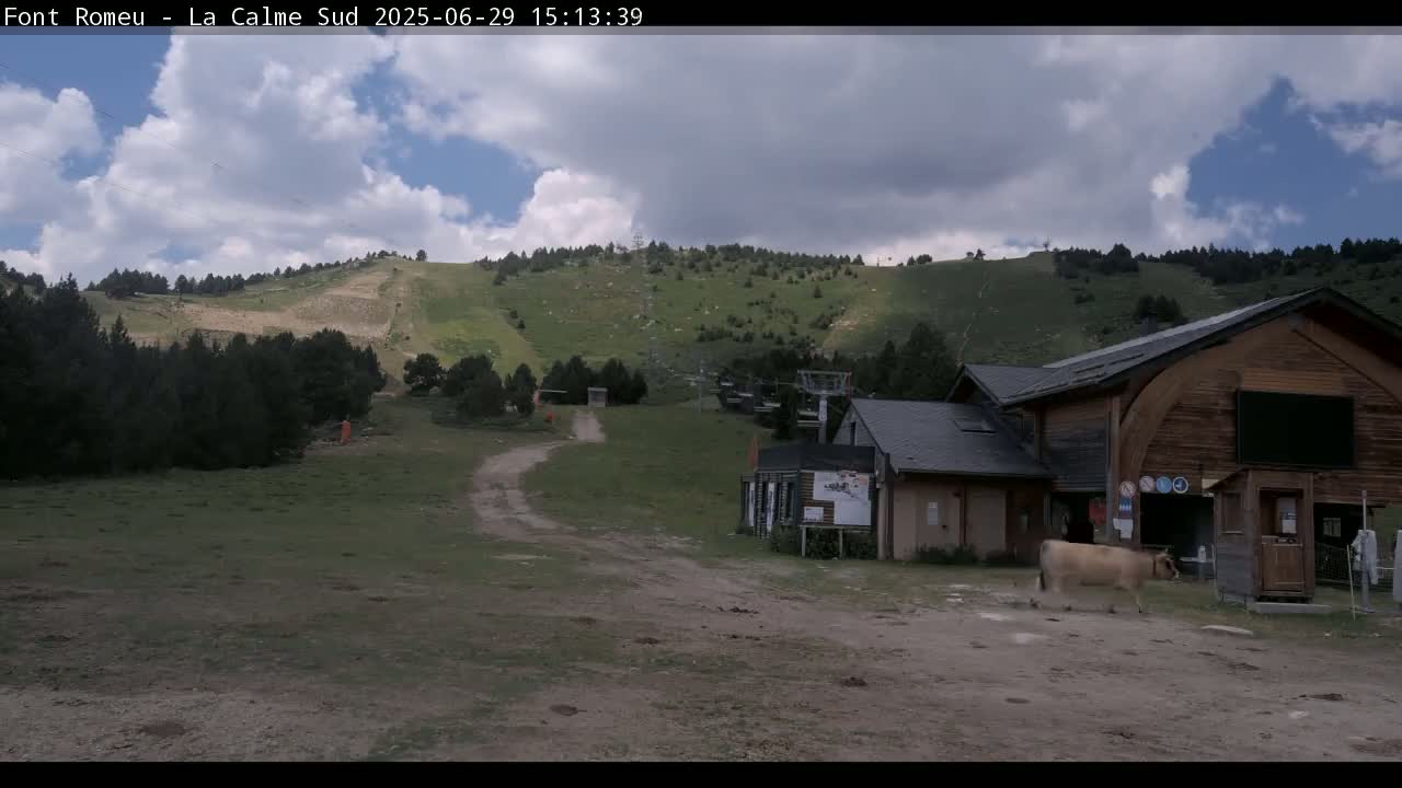 Font Romeu, Refuge de Calme Area North View Live Cam - Prades, Pyrenees-Orientales, Occitanie, France
