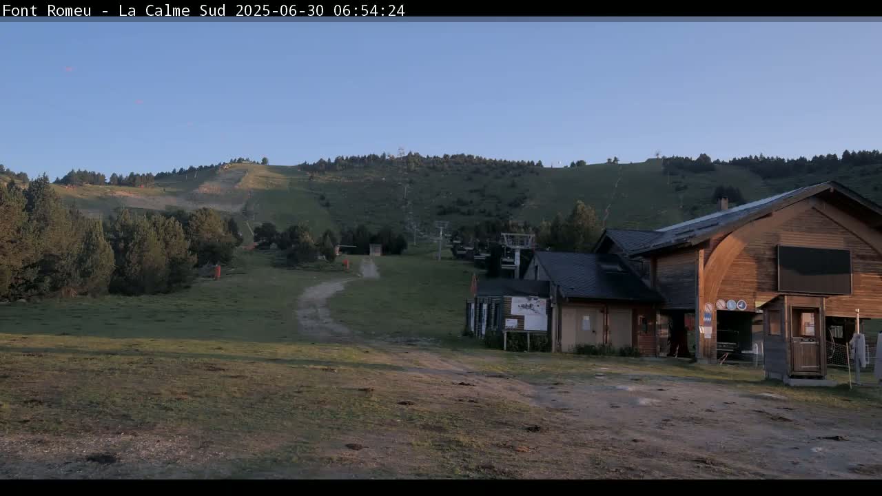 Font Romeu, Refuge de Calme Area North View Live Cam - Prades, Pyrenees-Orientales, Occitanie, France