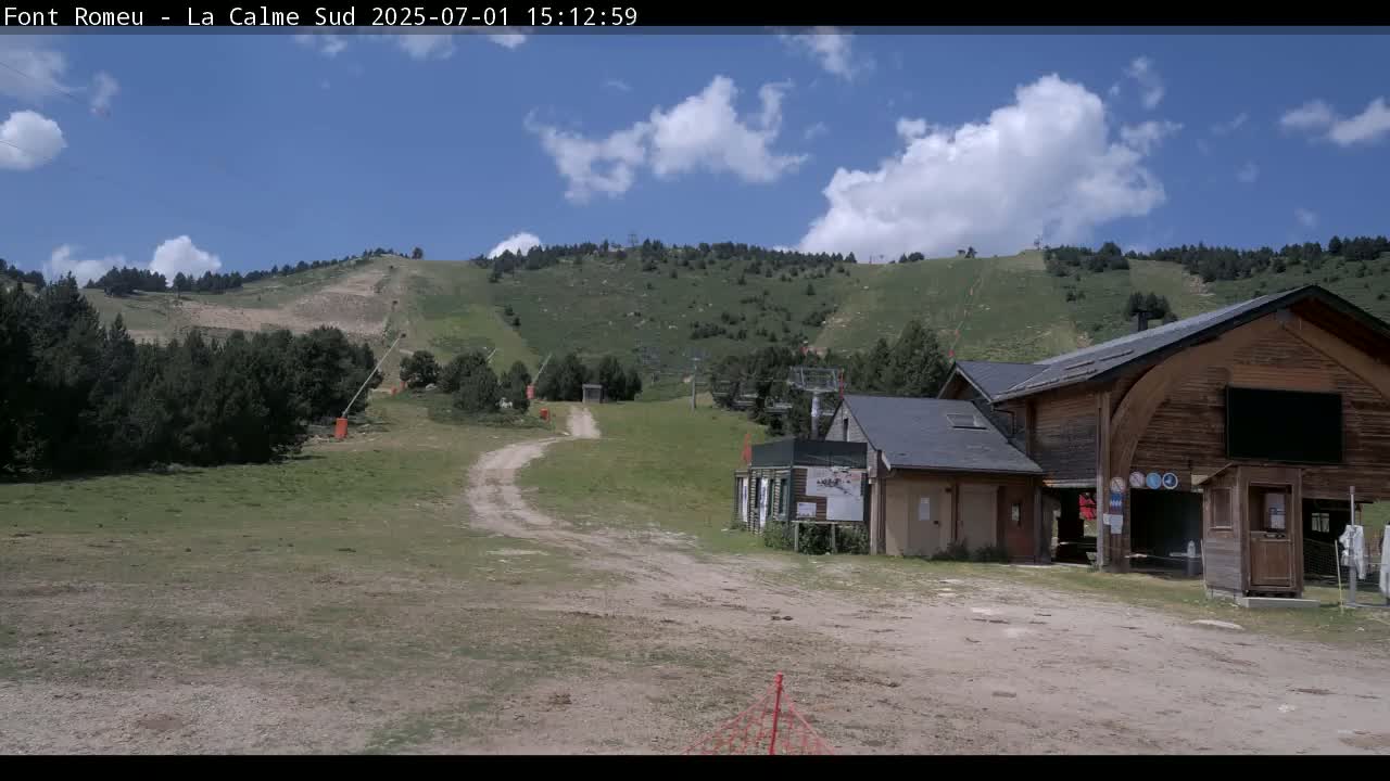 Font Romeu, Refuge de Calme Area North View Live Cam - Prades, Pyrenees-Orientales, Occitanie, France