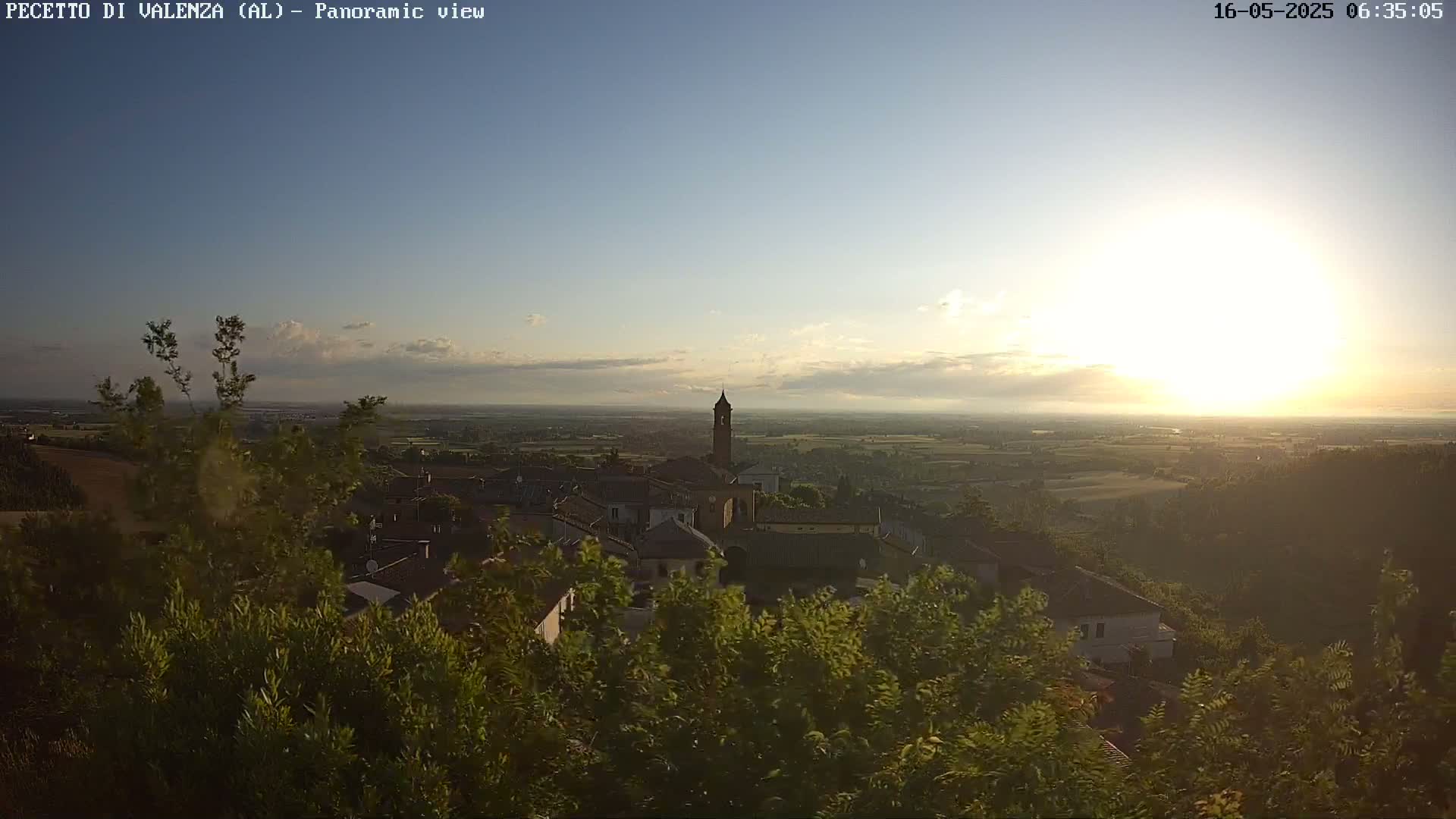 Pecetto di Valenza La Rocca Live Cam - Pecetto di Valenza, Piedmont, Italy