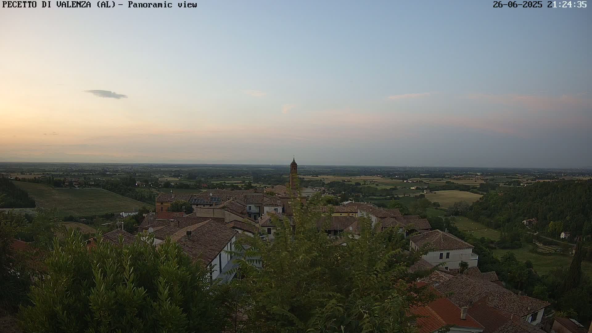 Pecetto di Valenza La Rocca Live Cam - Pecetto di Valenza, Piedmont, Italy