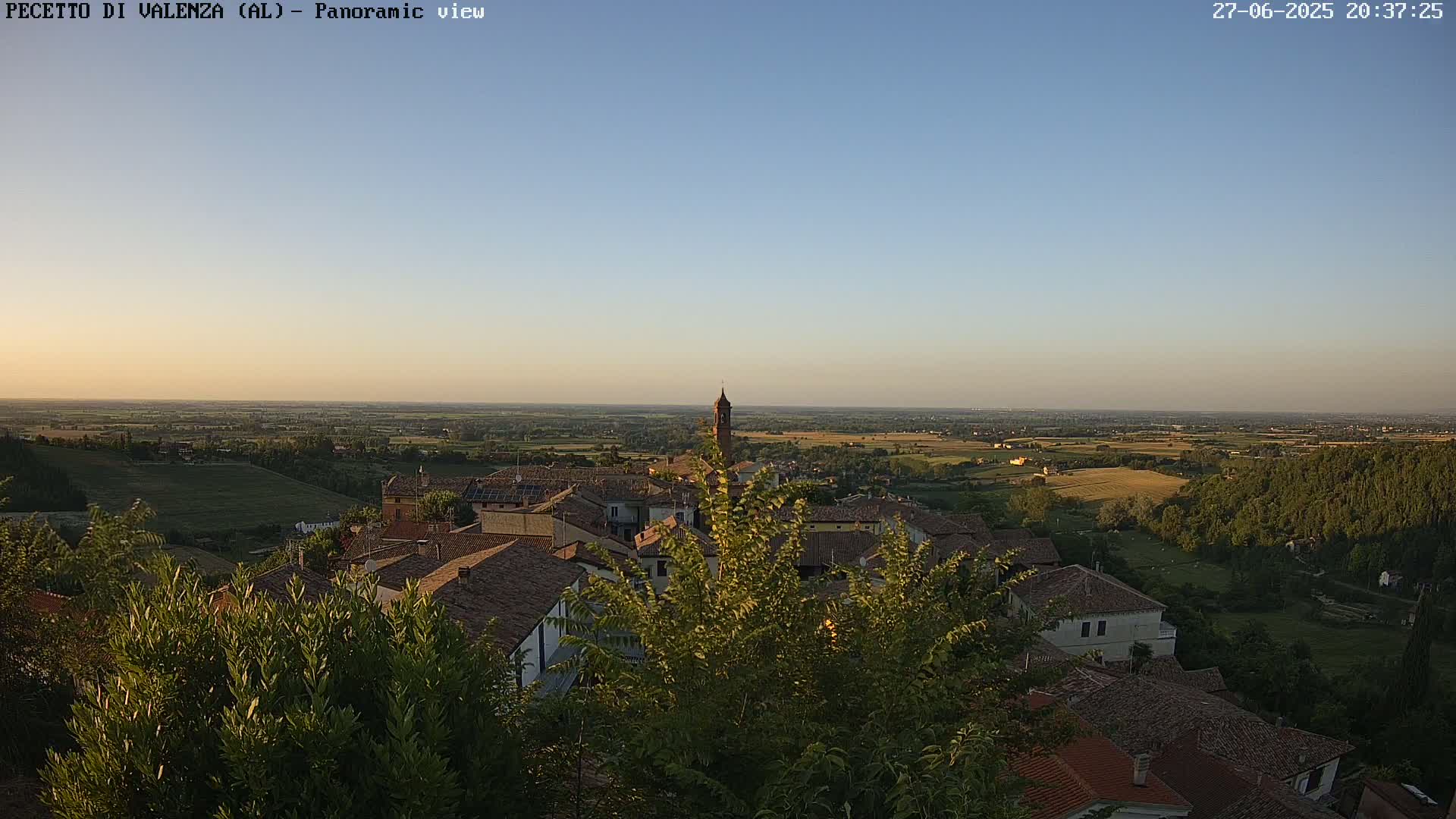 Pecetto di Valenza La Rocca Live Cam - Pecetto di Valenza, Piedmont, Italy