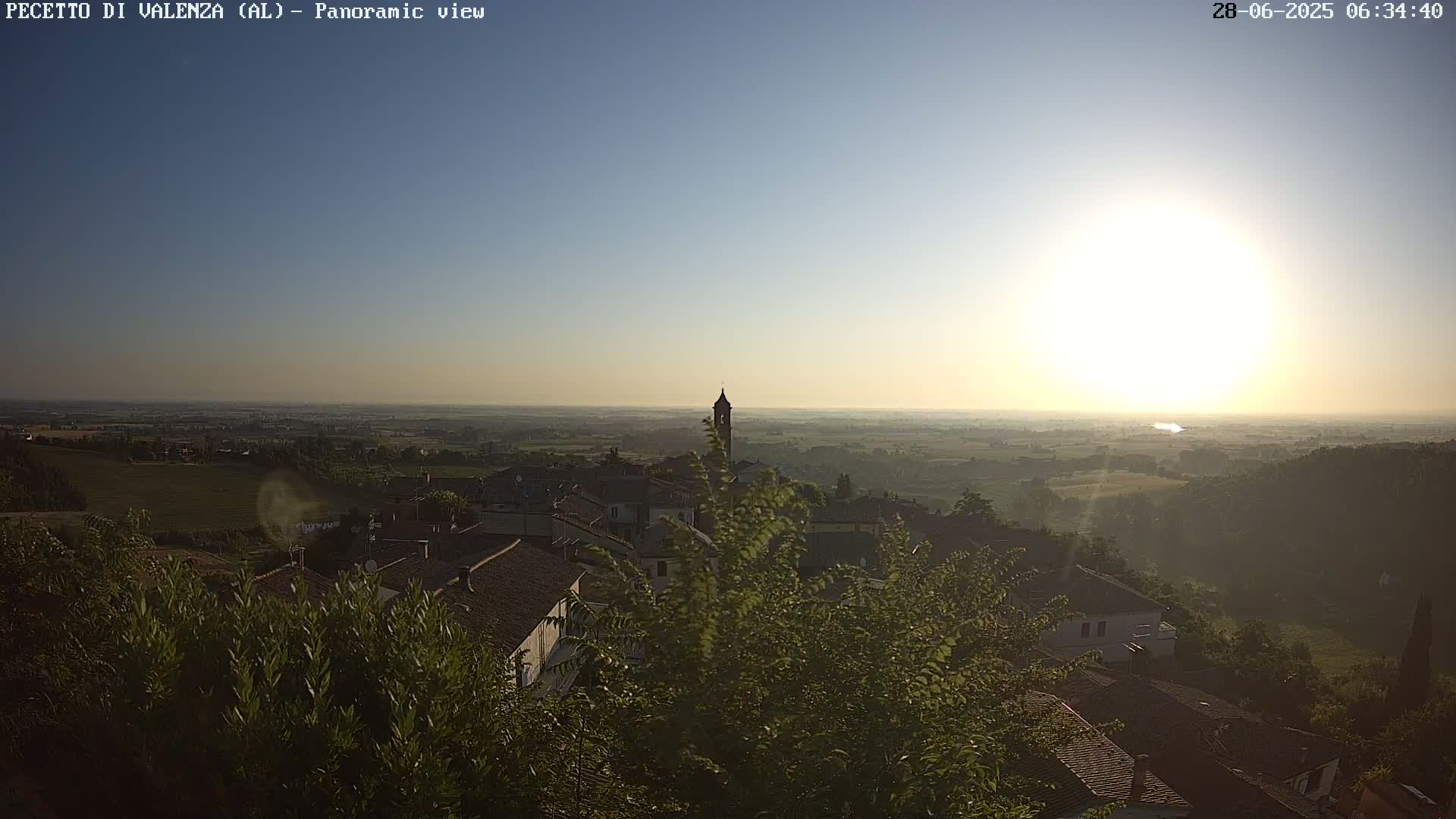 Pecetto di Valenza La Rocca Live Cam - Pecetto di Valenza, Piedmont, Italy