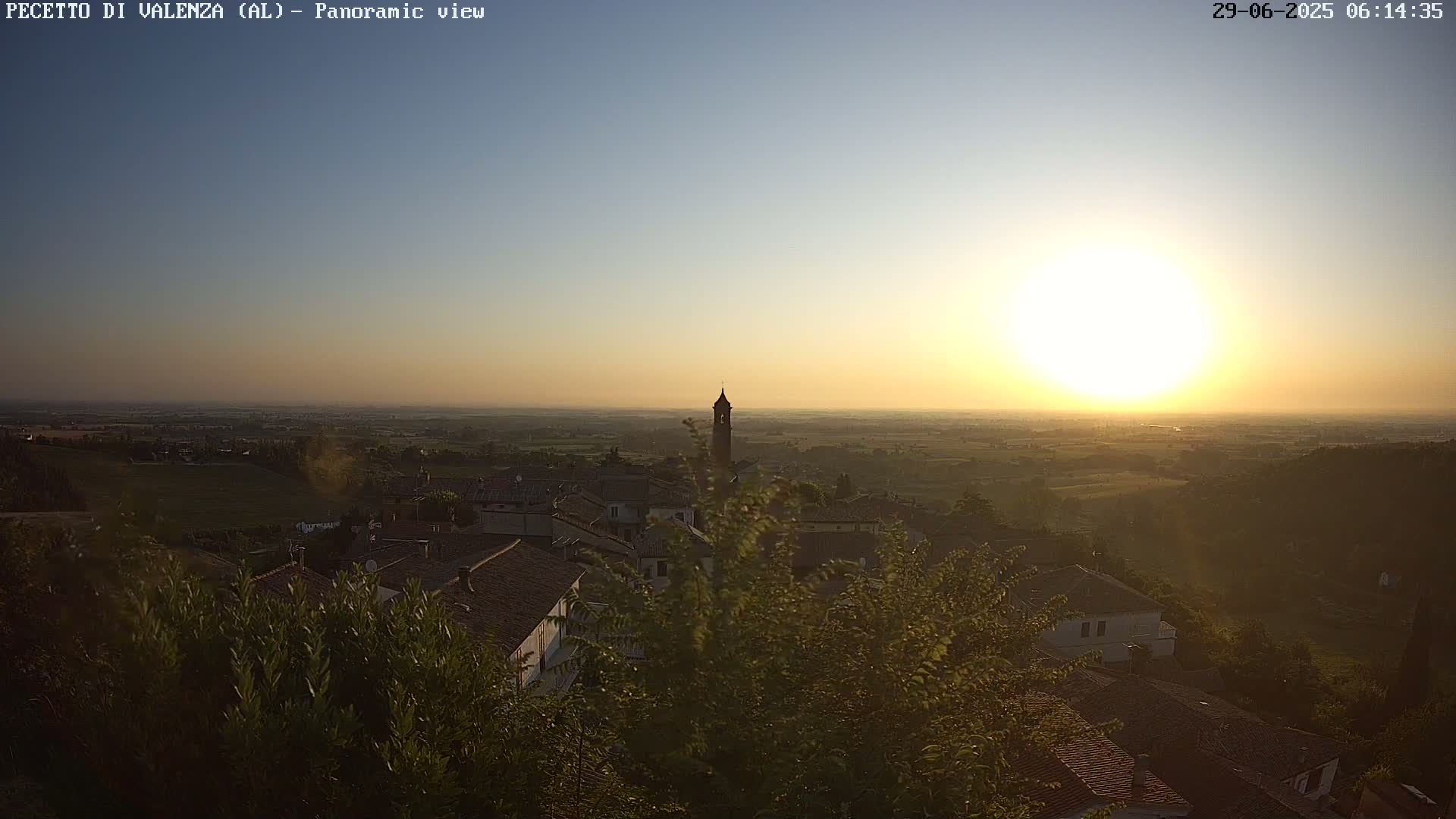 Pecetto di Valenza La Rocca Live Cam - Pecetto di Valenza, Piedmont, Italy