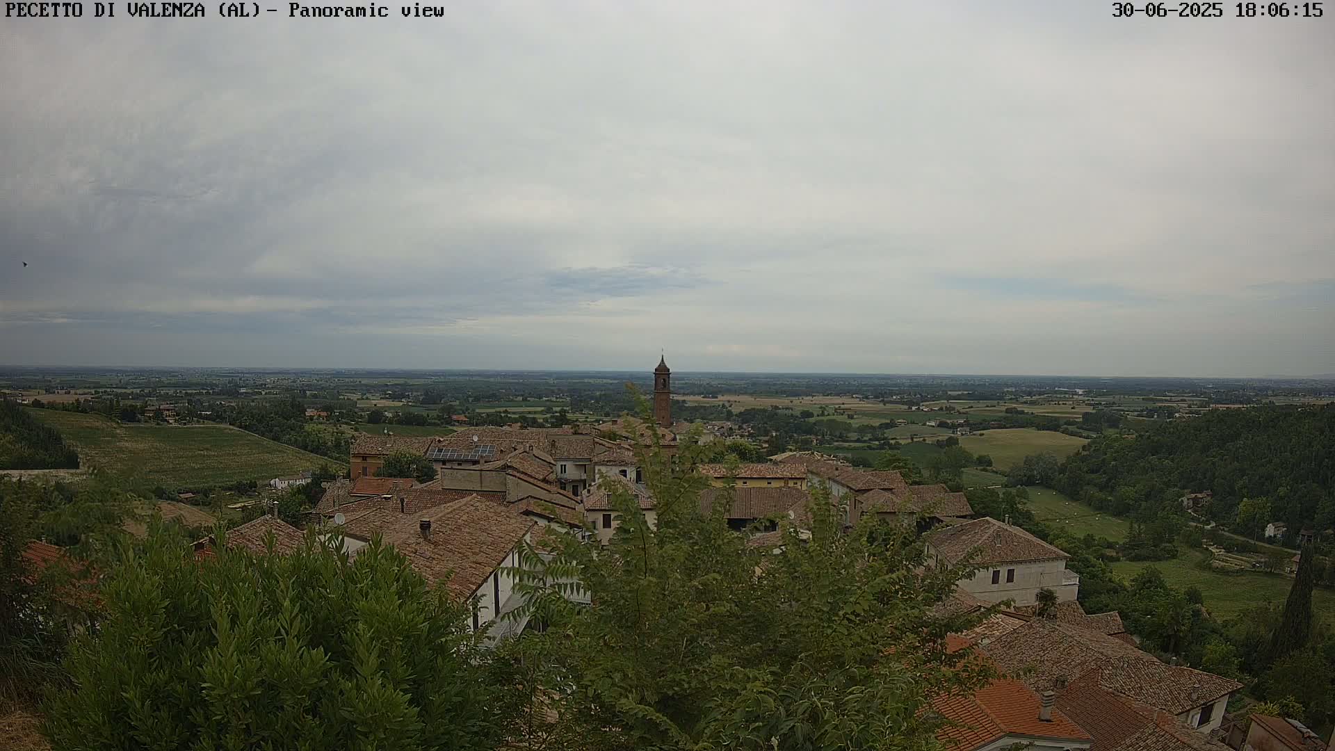 Pecetto di Valenza La Rocca Live Cam - Pecetto di Valenza, Piedmont, Italy