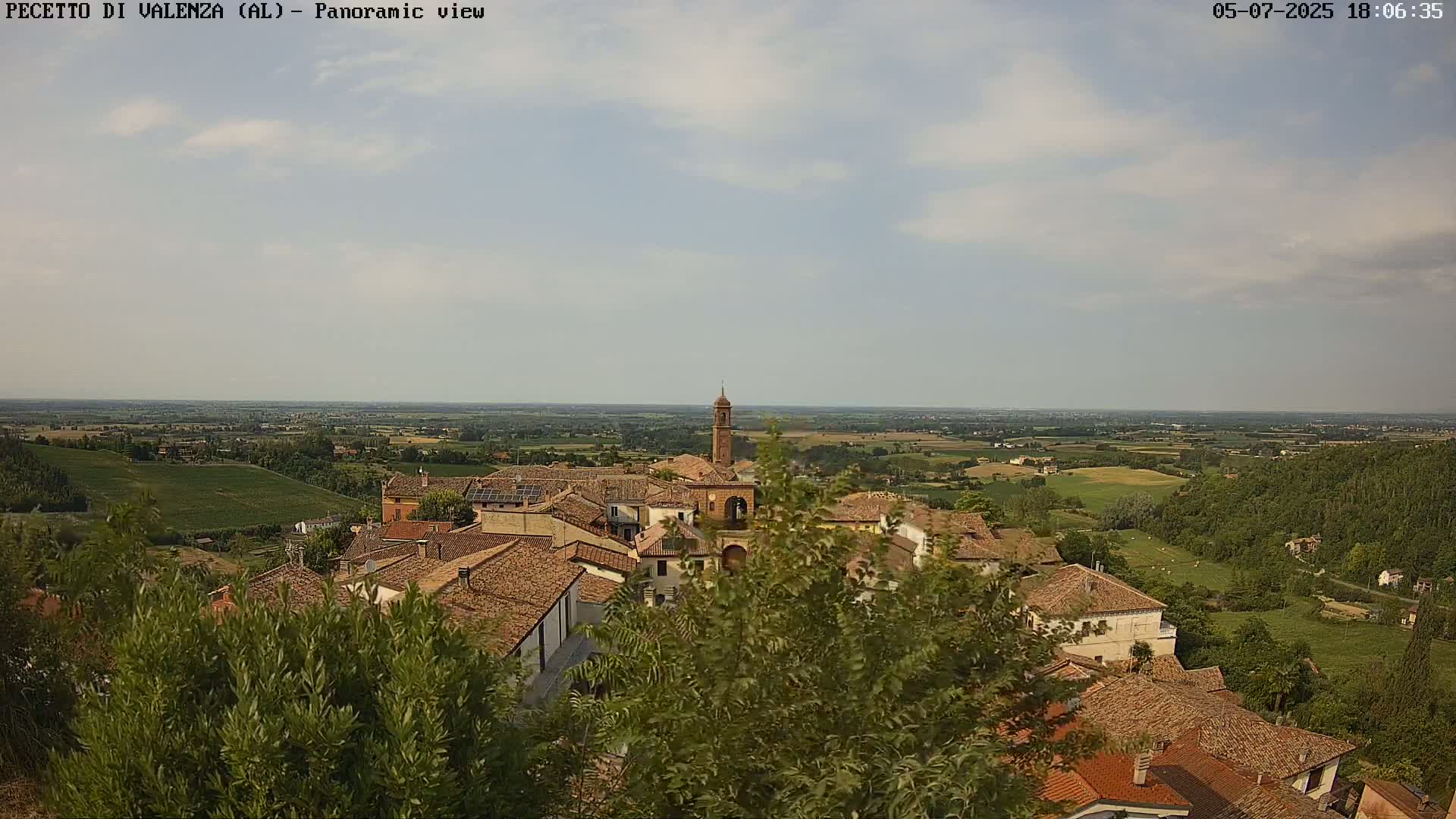 Pecetto di Valenza La Rocca Live Cam - Pecetto di Valenza, Piedmont, Italy