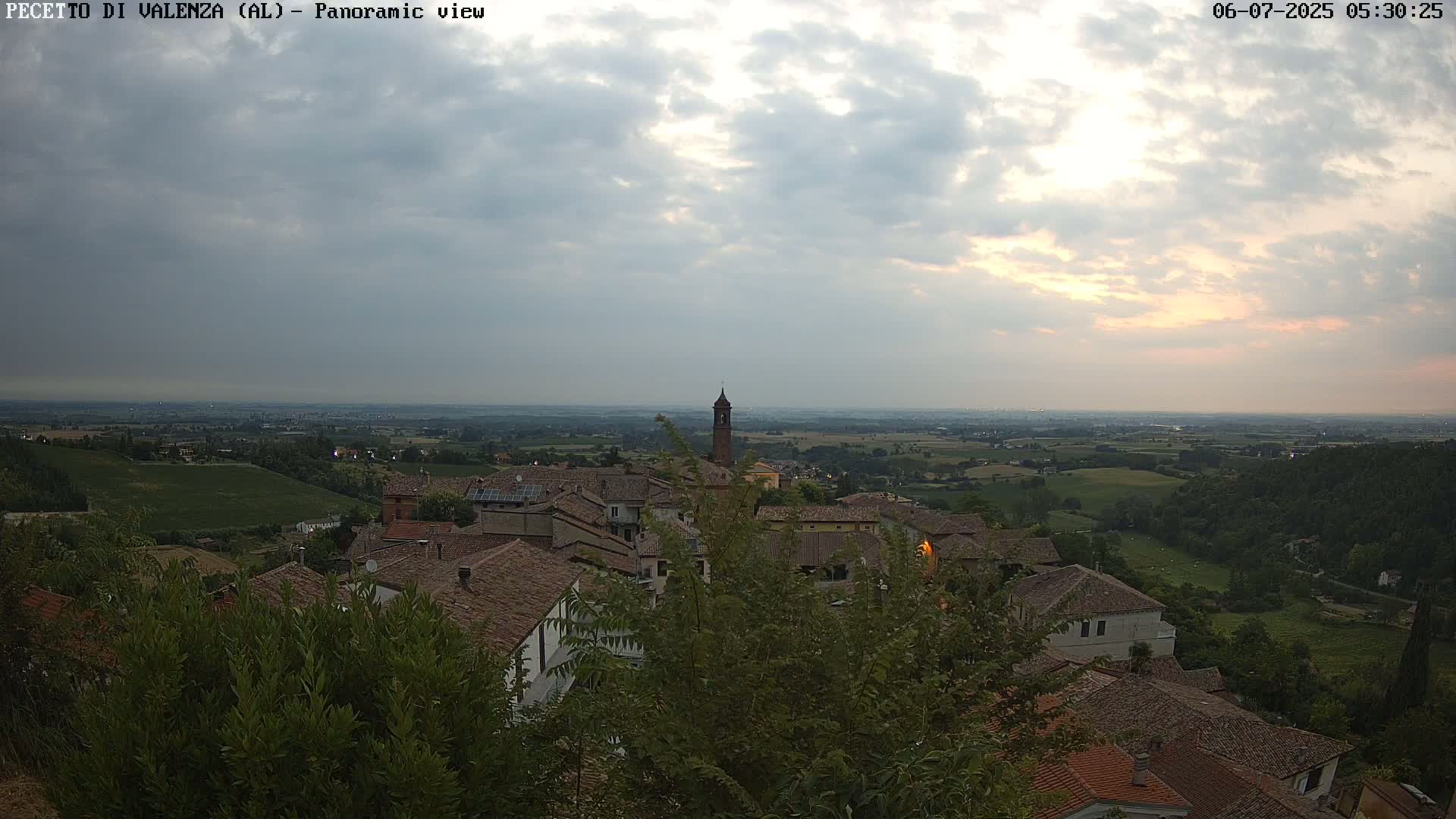Pecetto di Valenza La Rocca Live Cam - Pecetto di Valenza, Piedmont, Italy