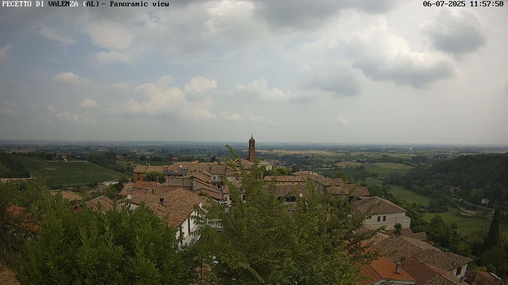 Pecetto di Valenza La Rocca Live Cam - Pecetto di Valenza, Piedmont, Italy