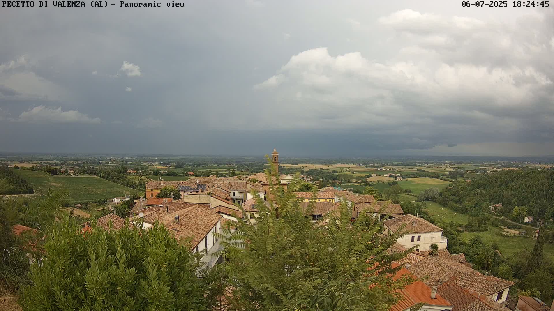 Pecetto di Valenza La Rocca Live Cam - Pecetto di Valenza, Piedmont, Italy
