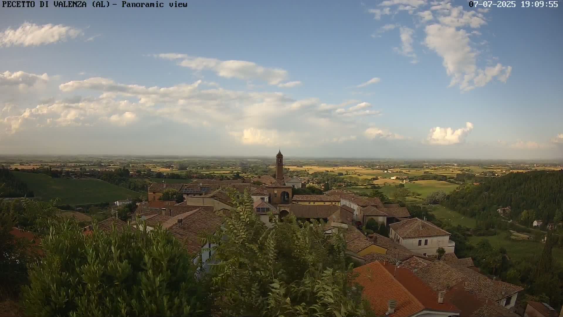 Pecetto di Valenza La Rocca Live Cam - Pecetto di Valenza, Piedmont, Italy