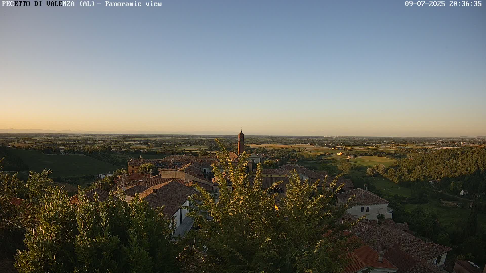 Pecetto di Valenza La Rocca Live Cam - Pecetto di Valenza, Piedmont, Italy