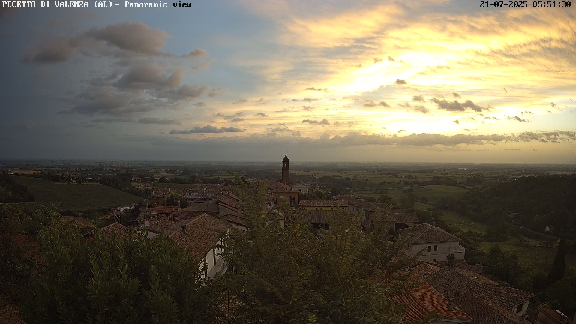Pecetto di Valenza La Rocca Live Cam - Pecetto di Valenza, Piedmont, Italy