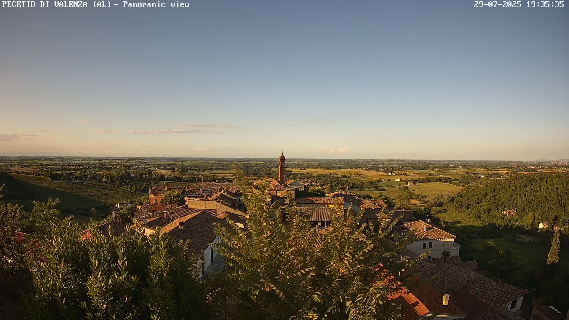 Pecetto di Valenza La Rocca Live Cam - Pecetto di Valenza, Piedmont, Italy