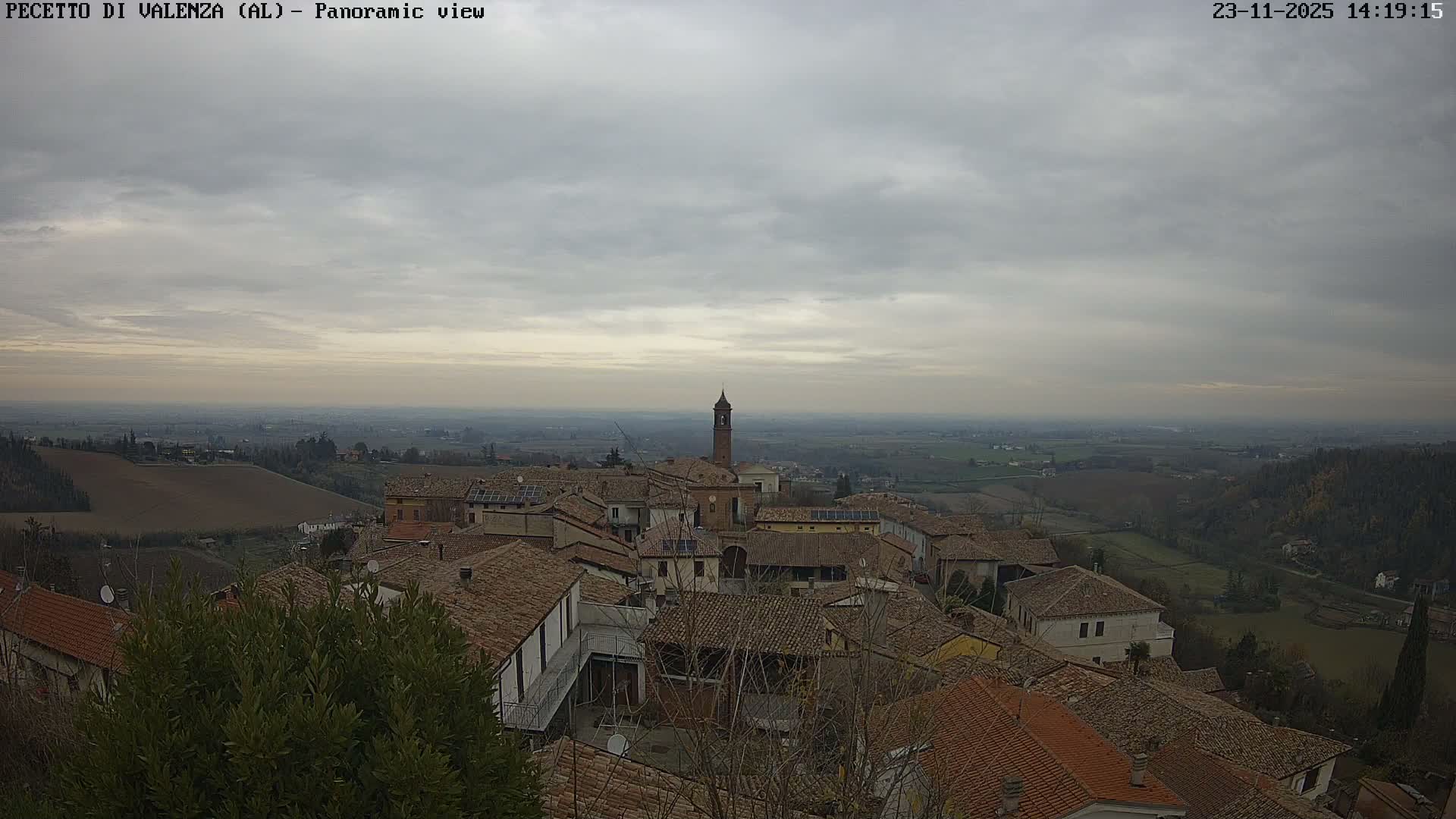 Pecetto di Valenza La Rocca Live Cam - Pecetto di Valenza, Piedmont, Italy