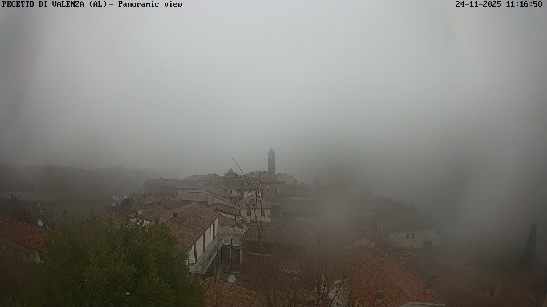 Pecetto di Valenza La Rocca Live Cam - Pecetto di Valenza, Piedmont, Italy