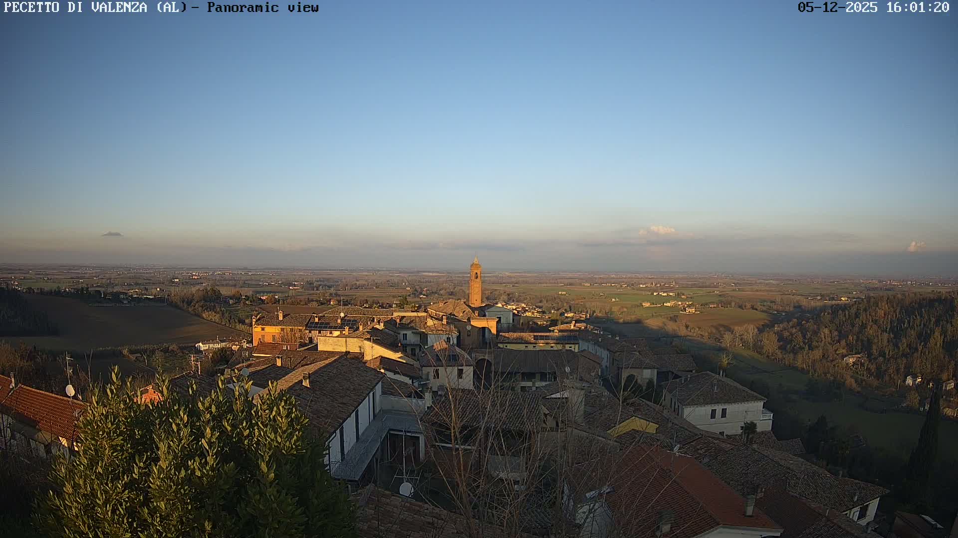 Pecetto di Valenza La Rocca Live Cam - Pecetto di Valenza, Piedmont, Italy