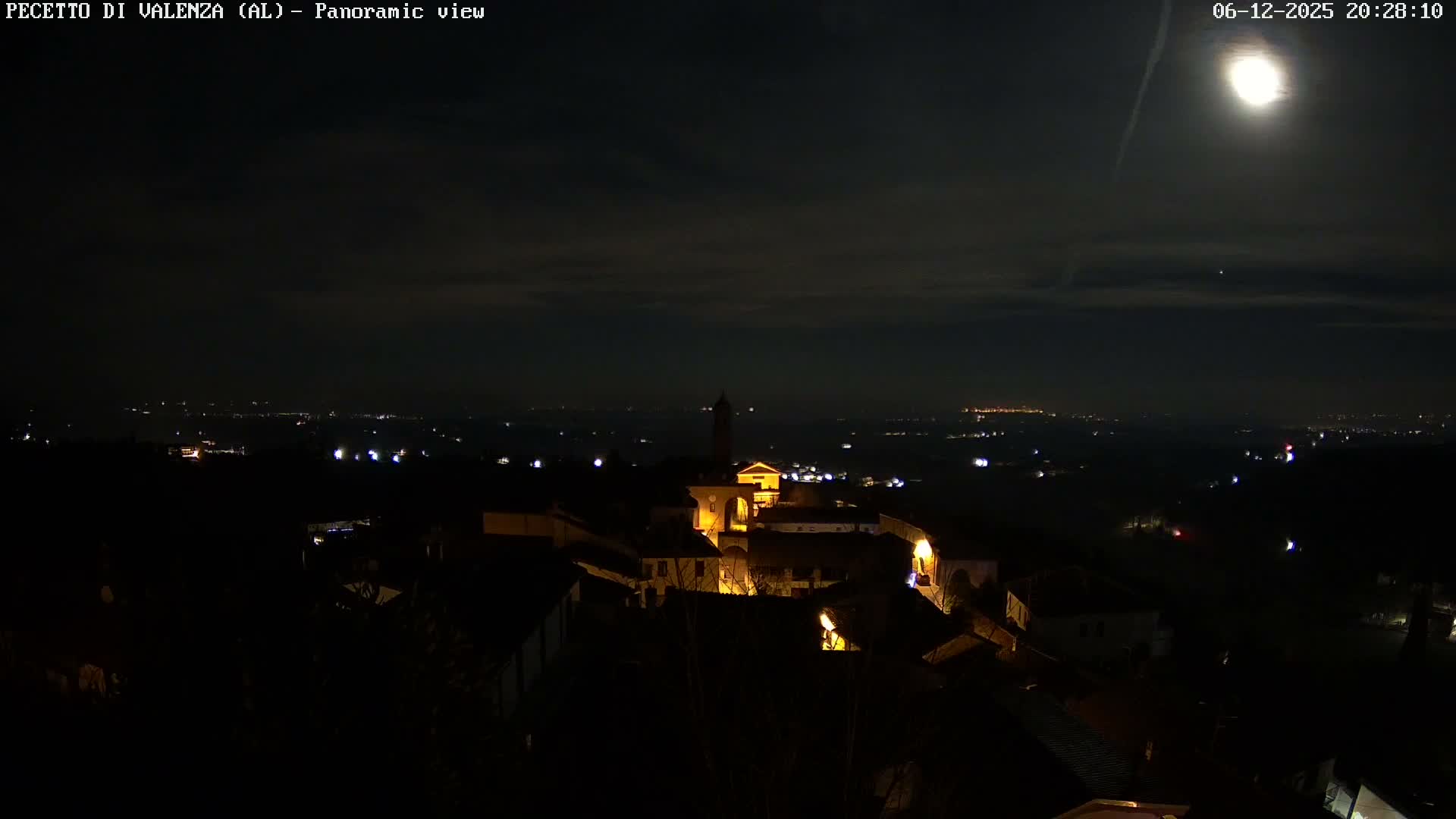 Pecetto di Valenza La Rocca Live Cam - Pecetto di Valenza, Piedmont, Italy