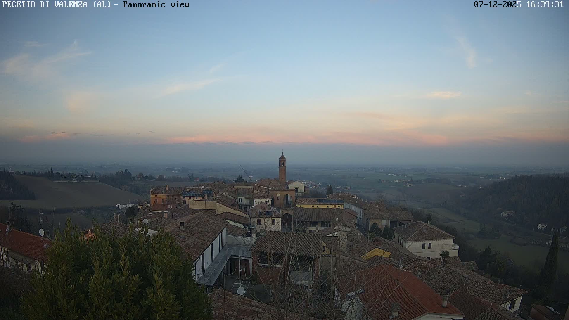 Pecetto di Valenza La Rocca Live Cam - Pecetto di Valenza, Piedmont, Italy