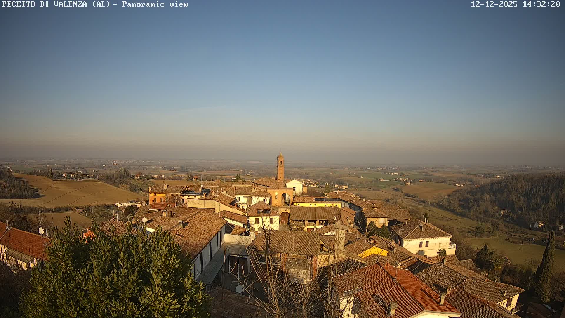 Pecetto di Valenza La Rocca Live Cam - Pecetto di Valenza, Piedmont, Italy