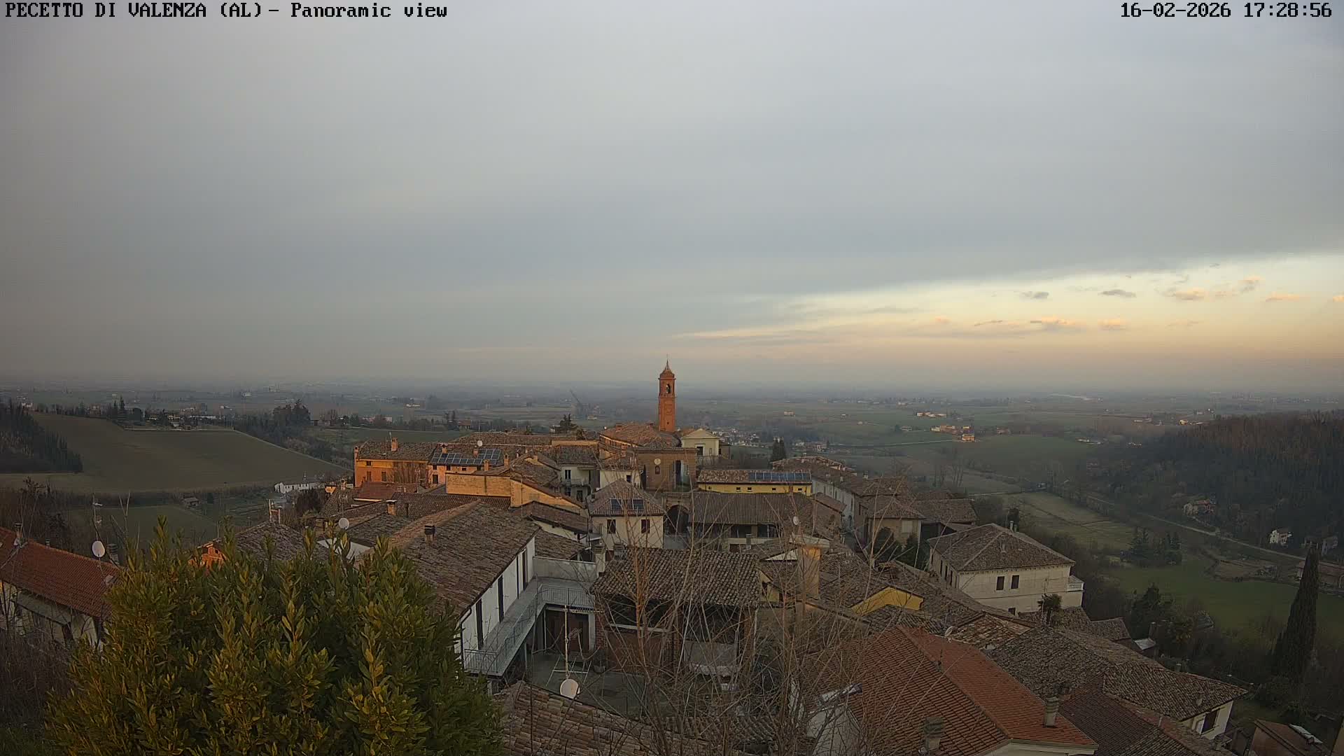 Pecetto di Valenza La Rocca Live Cam - Pecetto di Valenza, Piedmont, Italy