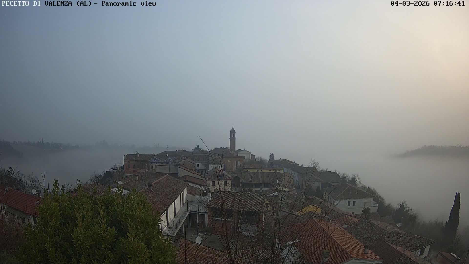 Pecetto di Valenza La Rocca Live Cam - Pecetto di Valenza, Piedmont, Italy