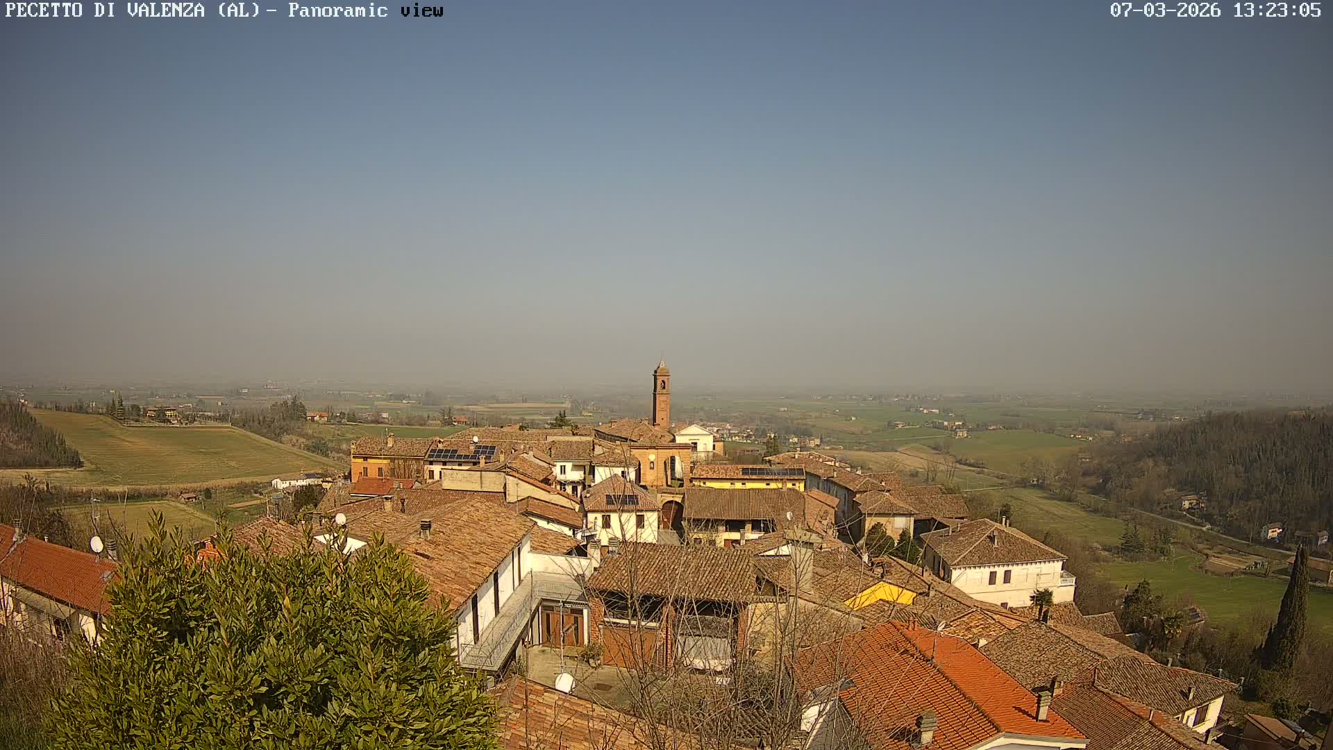 Pecetto di Valenza La Rocca Live Cam - Pecetto di Valenza, Piedmont, Italy