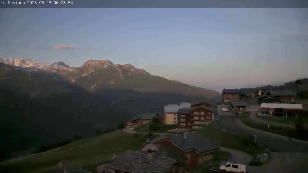 Montvalezan,  La RosièreSki Village & Chalet Le Montana Cottage French Alps Live Cam - Albertville, Savoie, Auvergne-Rhône-Alpes, France