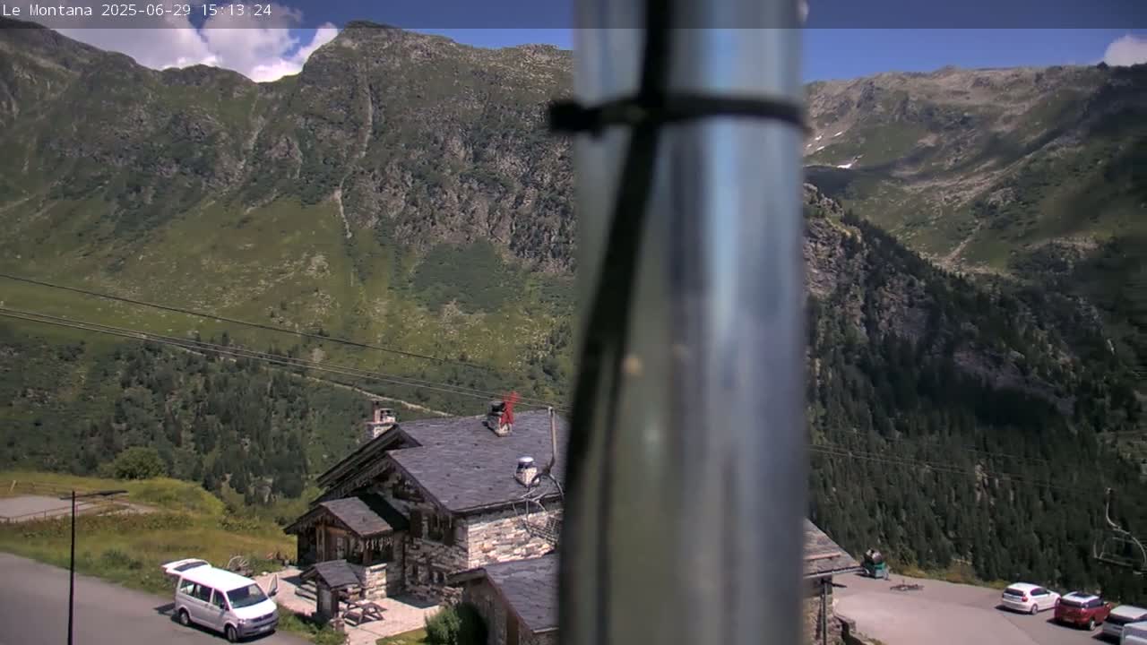 Montvalezan,  La RosièreSki Village & Chalet Le Montana Cottage French Alps Live Cam - Albertville, Savoie, Auvergne-Rhône-Alpes, France