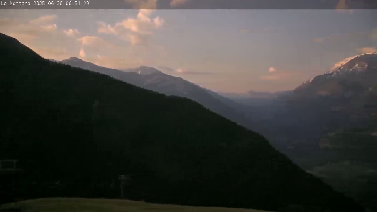Montvalezan,  La RosièreSki Village & Chalet Le Montana Cottage French Alps Live Cam - Albertville, Savoie, Auvergne-Rhône-Alpes, France