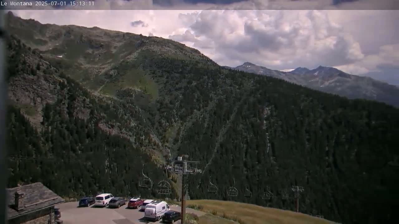 Montvalezan,  La RosièreSki Village & Chalet Le Montana Cottage French Alps Live Cam - Albertville, Savoie, Auvergne-Rhône-Alpes, France