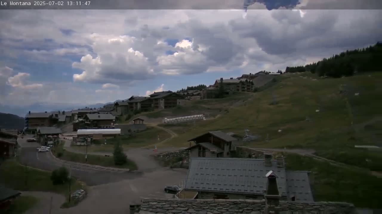 Montvalezan,  La RosièreSki Village & Chalet Le Montana Cottage French Alps Live Cam - Albertville, Savoie, Auvergne-Rhône-Alpes, France
