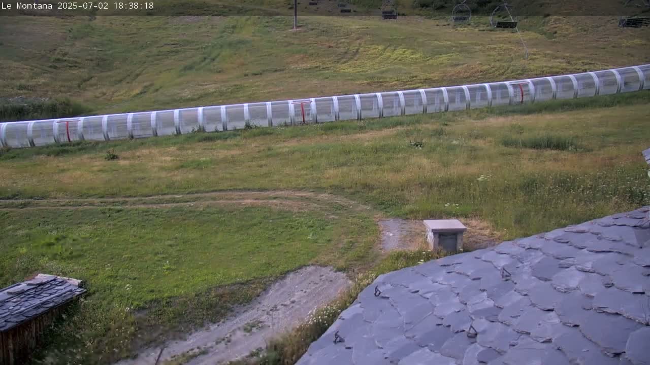 Montvalezan,  La RosièreSki Village & Chalet Le Montana Cottage French Alps Live Cam - Albertville, Savoie, Auvergne-Rhône-Alpes, France