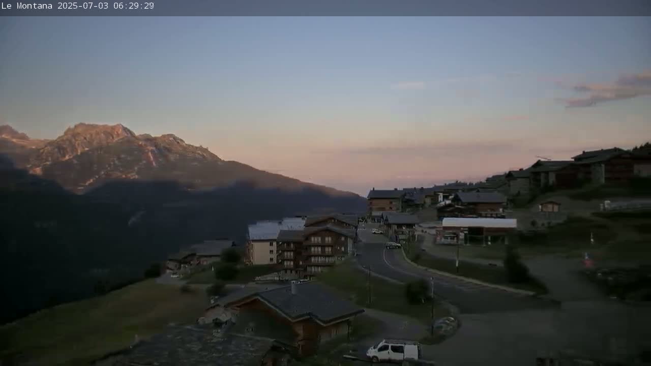 Montvalezan,  La RosièreSki Village & Chalet Le Montana Cottage French Alps Live Cam - Albertville, Savoie, Auvergne-Rhône-Alpes, France