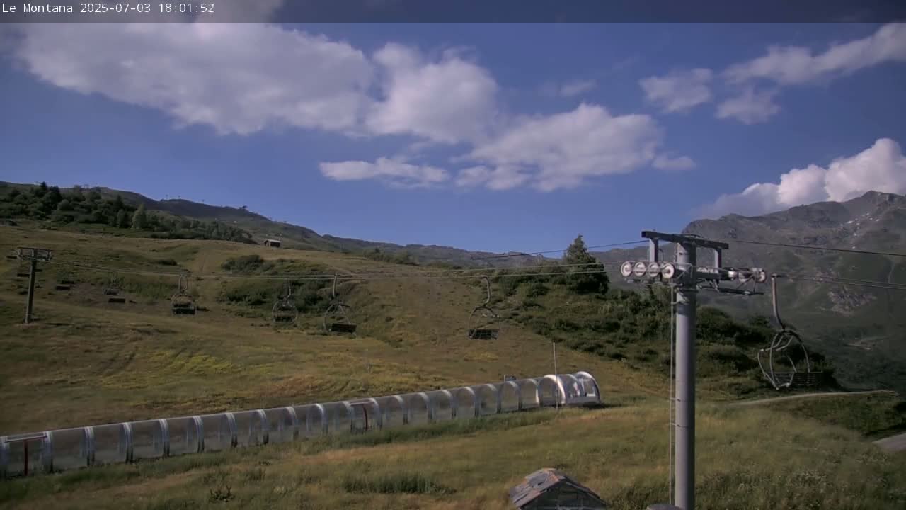 Montvalezan,  La RosièreSki Village & Chalet Le Montana Cottage French Alps Live Cam - Albertville, Savoie, Auvergne-Rhône-Alpes, France