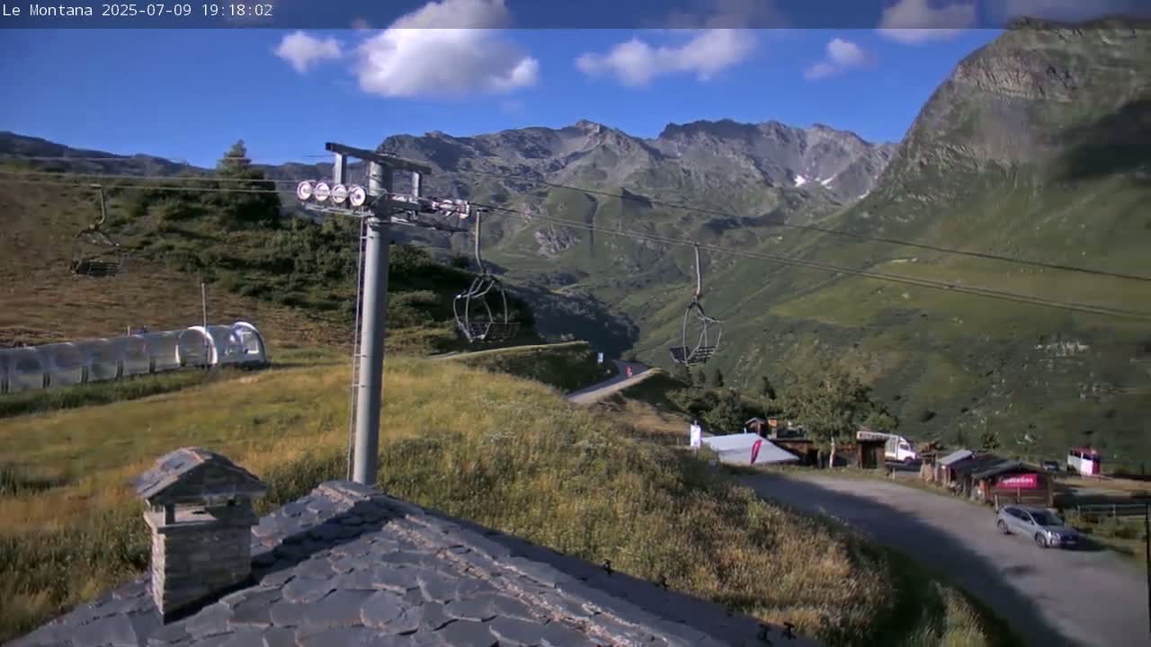 Montvalezan,  La RosièreSki Village & Chalet Le Montana Cottage French Alps Live Cam - Albertville, Savoie, Auvergne-Rhône-Alpes, France