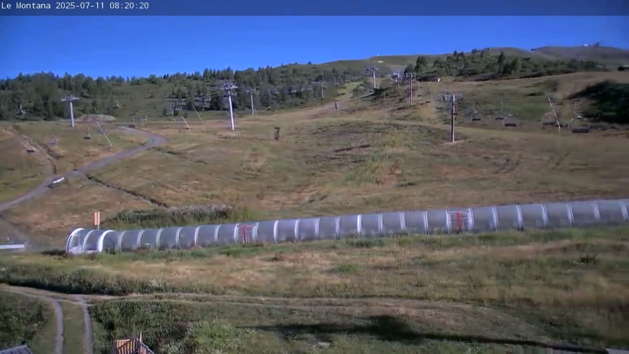 Montvalezan,  La RosièreSki Village & Chalet Le Montana Cottage French Alps Live Cam - Albertville, Savoie, Auvergne-Rhône-Alpes, France