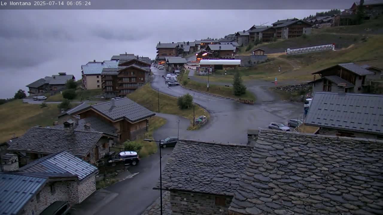 Montvalezan,  La RosièreSki Village & Chalet Le Montana Cottage French Alps Live Cam - Albertville, Savoie, Auvergne-Rhône-Alpes, France