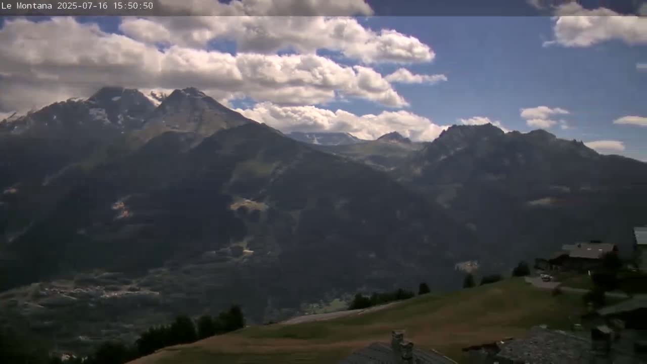 Montvalezan,  La RosièreSki Village & Chalet Le Montana Cottage French Alps Live Cam - Albertville, Savoie, Auvergne-Rhône-Alpes, France