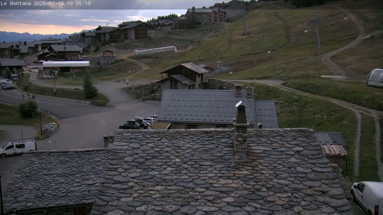 Montvalezan,  La RosièreSki Village & Chalet Le Montana Cottage French Alps Live Cam - Albertville, Savoie, Auvergne-Rhône-Alpes, France
