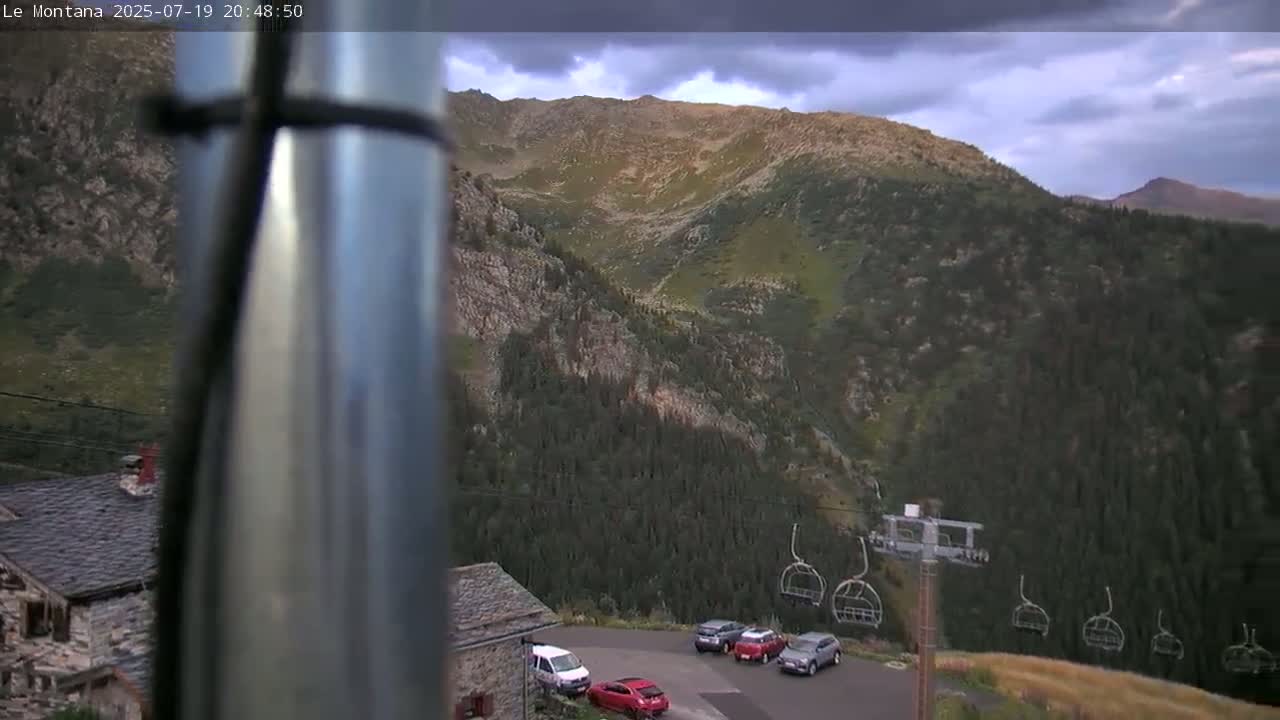 Montvalezan,  La RosièreSki Village & Chalet Le Montana Cottage French Alps Live Cam - Albertville, Savoie, Auvergne-Rhône-Alpes, France