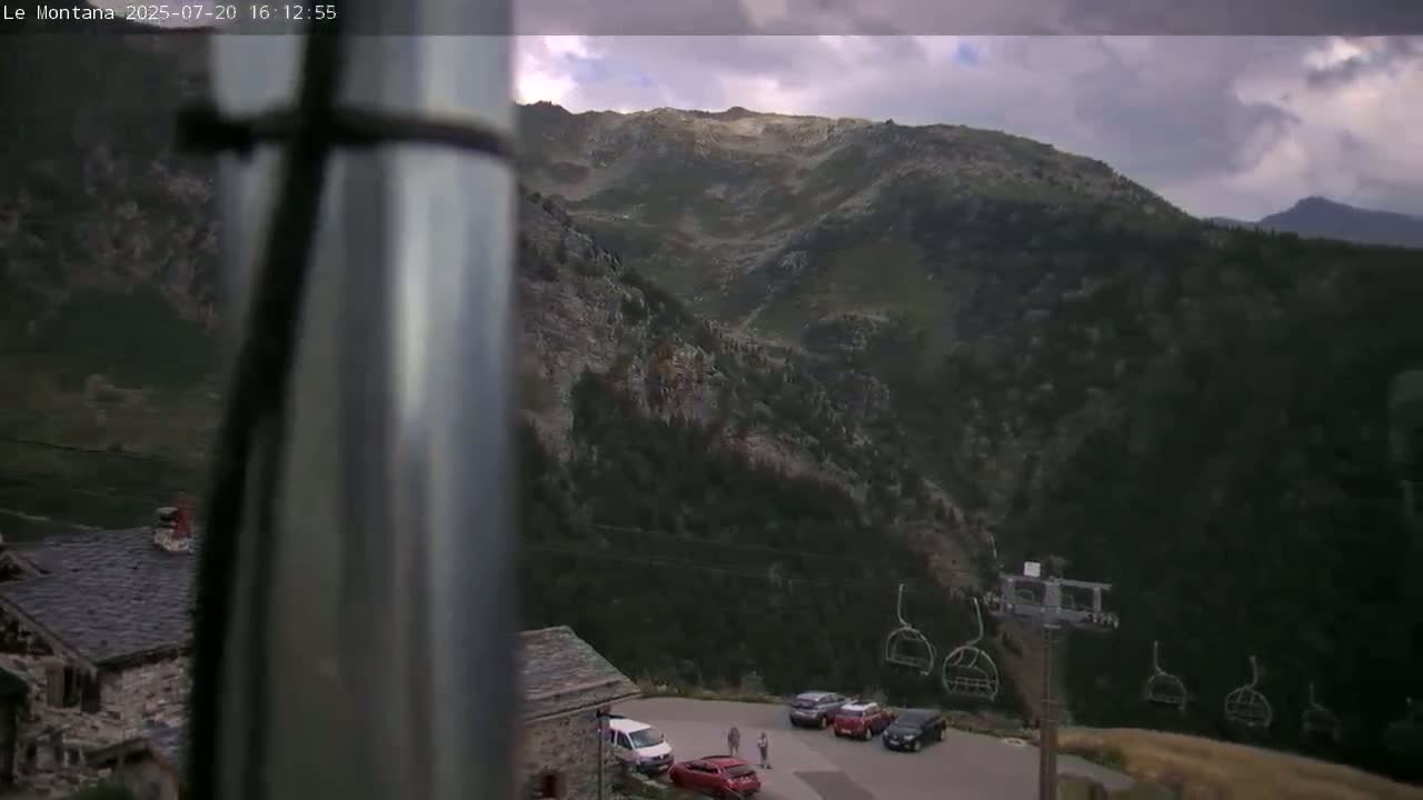 Montvalezan,  La RosièreSki Village & Chalet Le Montana Cottage French Alps Live Cam - Albertville, Savoie, Auvergne-Rhône-Alpes, France