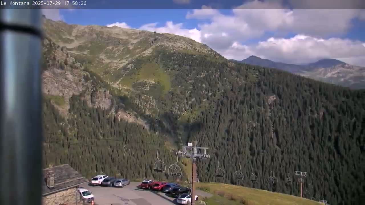 Montvalezan,  La RosièreSki Village & Chalet Le Montana Cottage French Alps Live Cam - Albertville, Savoie, Auvergne-Rhône-Alpes, France