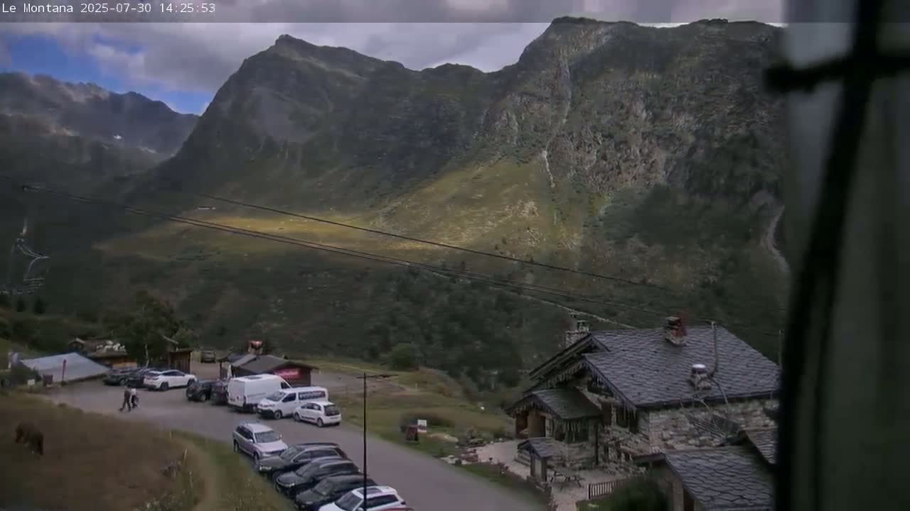 Montvalezan,  La RosièreSki Village & Chalet Le Montana Cottage French Alps Live Cam - Albertville, Savoie, Auvergne-Rhône-Alpes, France